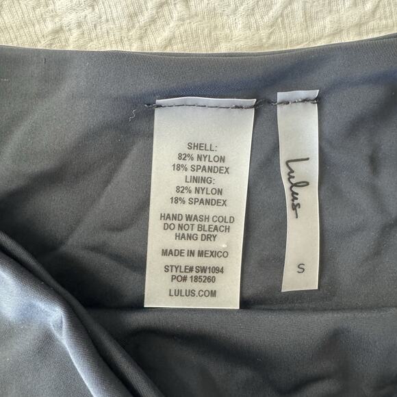 Lulu’s Black One Piece Bathing Suit Woman’s Sz S Cut Outs One Shoulder SW1094 - Picture 2 of 6